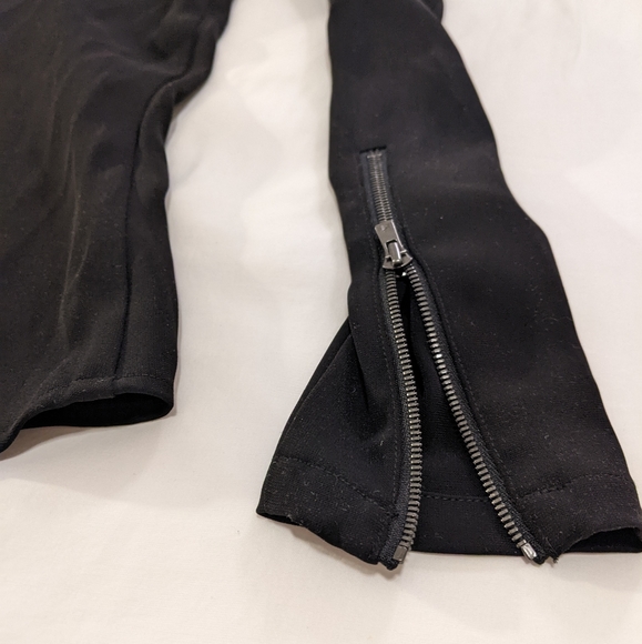 Uniqlo Carine Roitfeld Long Sleeve T Blouse with Zipper Detail - Picture 3 of 4